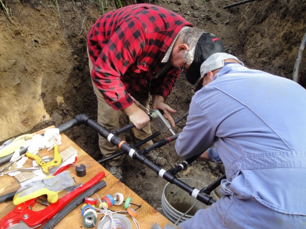 Building Manifold Connections in Header Pit